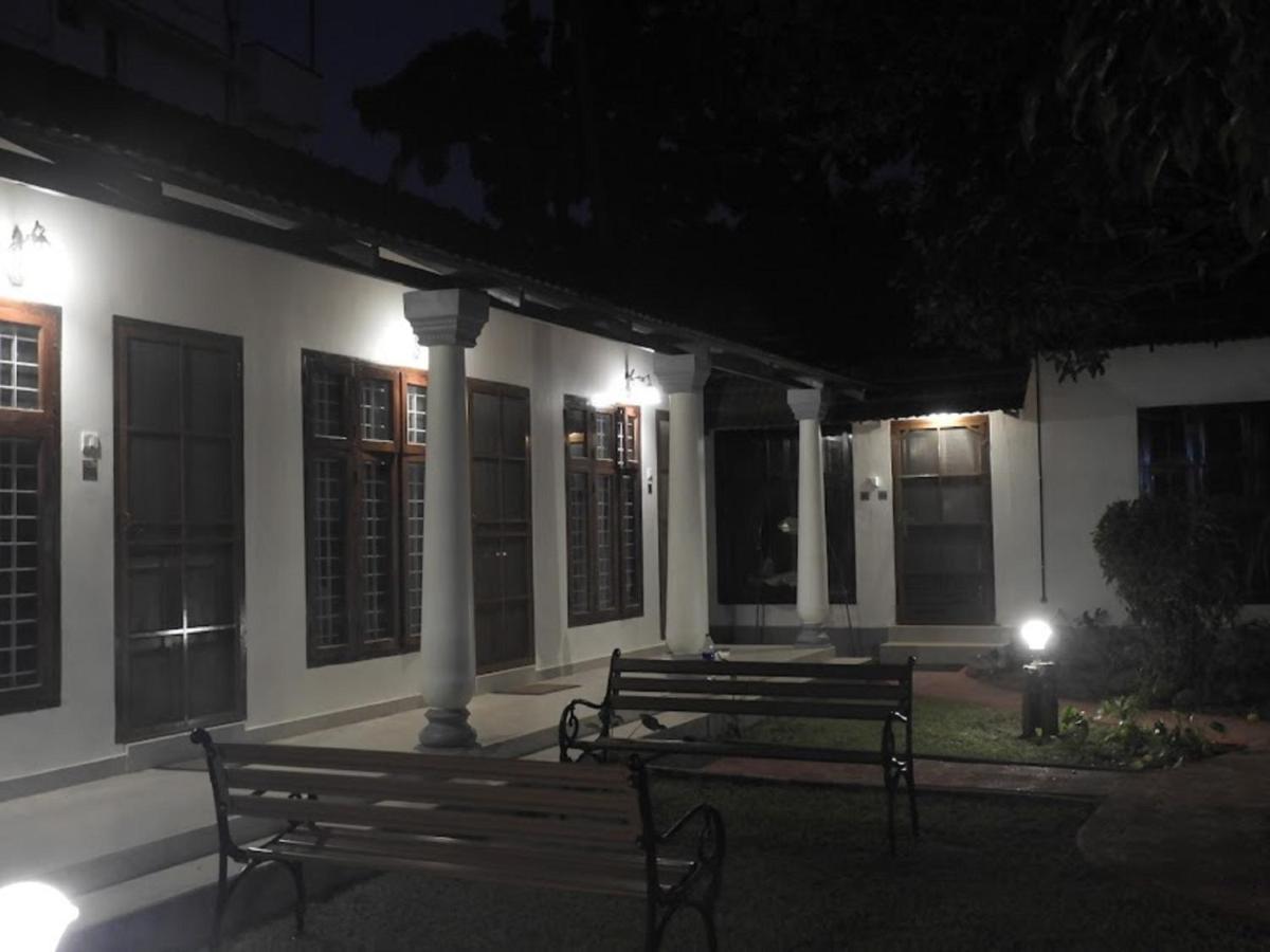 Alfred Place Kochi Exterior photo