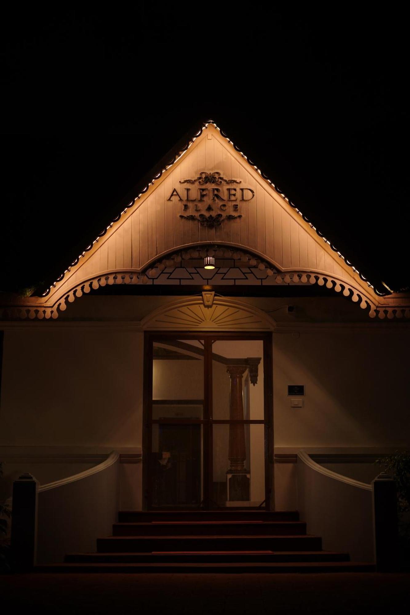 Alfred Place Kochi Exterior photo