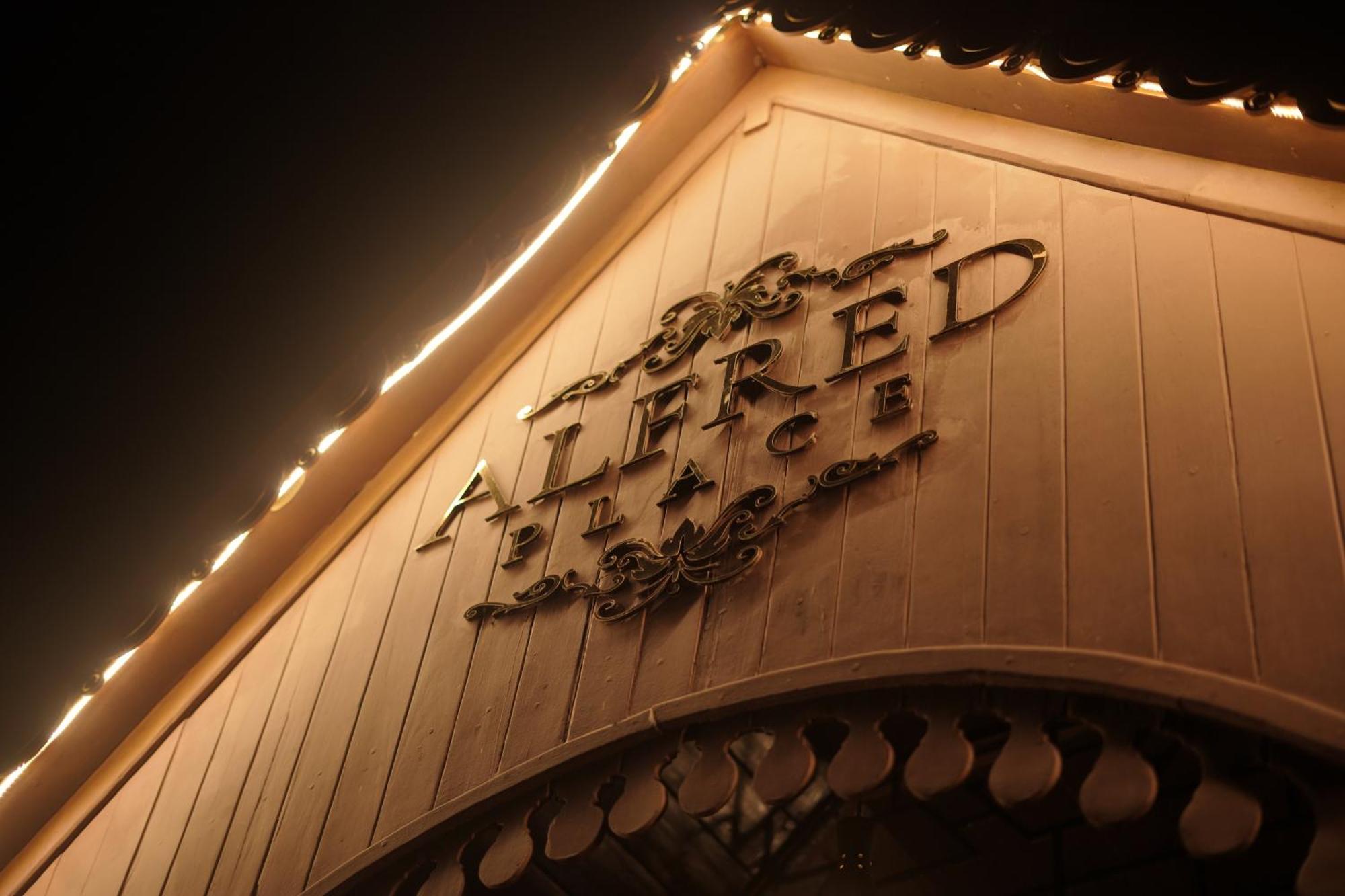 Alfred Place Kochi Exterior photo